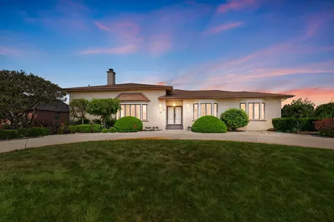 2 Hamilton Ln, Oak Brook, IL 60523 photo 2