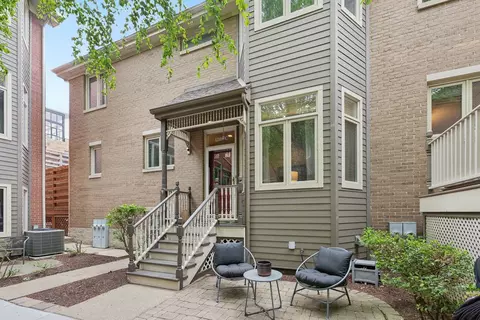1248 W Fletcher St #C, Chicago, IL 60657