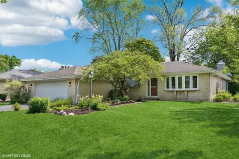 307 S Leonard Ln, Arlington Heights, IL 60005