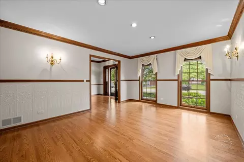 560 Braemar Ave, Naperville, IL 60563 photo 13