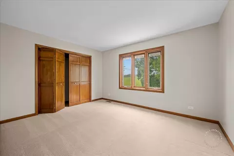 560 Braemar Ave, Naperville, IL 60563 photo 37