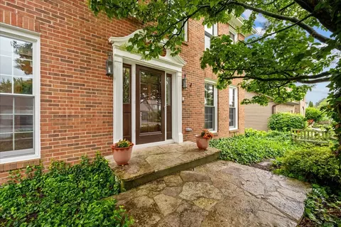 560 Braemar Ave, Naperville, IL 60563 photo 5