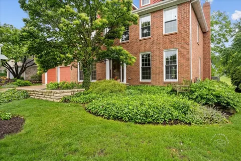 560 Braemar Ave, Naperville, IL 60563 photo 3