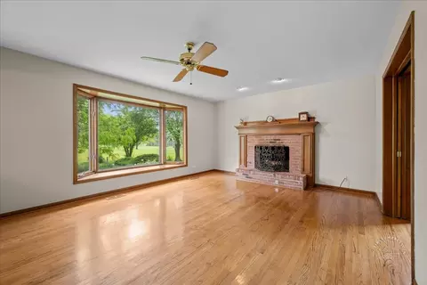 560 Braemar Ave, Naperville, IL 60563 photo 22