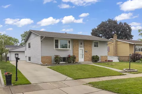 15424 David Ln, Oak Forest, IL 60452