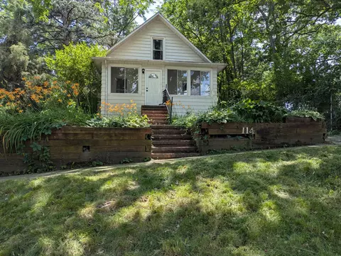 114 Fuller Rd, Hinsdale, IL 60521