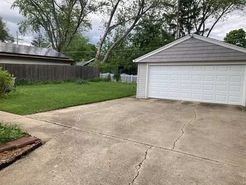 Exterior - 229 N Marion Ave, Bartlett, IL 60103 photo 4 of 4