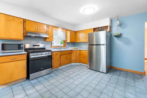 Kitchen - 229 N Marion Ave, Bartlett, IL 60103 photo 2 of 2