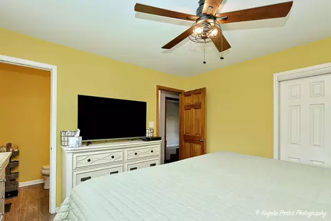 Bedroom - 1503 Channel Beach Ave, Johnsburg, IL 60051 photo 2 of 4