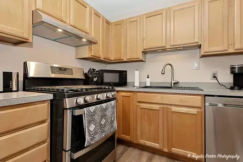 Kitchen - 1503 Channel Beach Ave, Johnsburg, IL 60051 photo 1 of 4