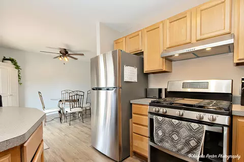 Kitchen - 1503 Channel Beach Ave, Johnsburg, IL 60051 photo 3 of 4