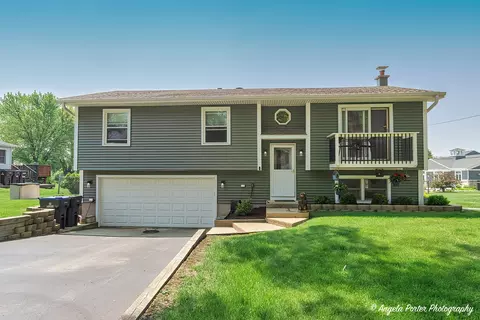 1503 Channel Beach Ave, Johnsburg, IL 60051