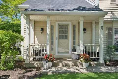 109 College Xing, Rolling Meadows, IL 60008