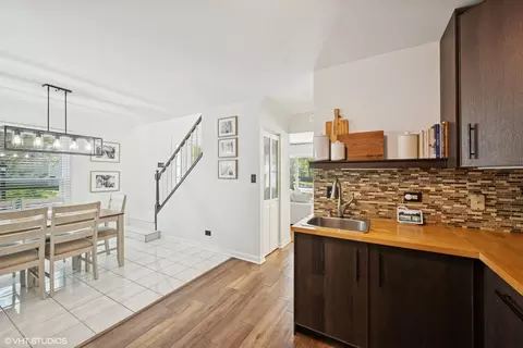 Kitchen - 109 College Xing, Rolling Meadows, IL 60008 photo 3 of 3