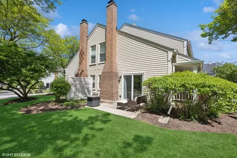Exterior - 109 College Xing, Rolling Meadows, IL 60008 photo 3 of 3