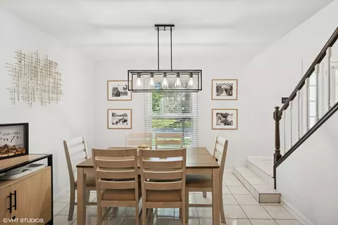 Dining - 109 College Xing, Rolling Meadows, IL 60008 photo 3 of 4