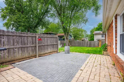 Exterior - 203 S Hershey Rd, Bloomington, IL 61704 photo 4 of 9