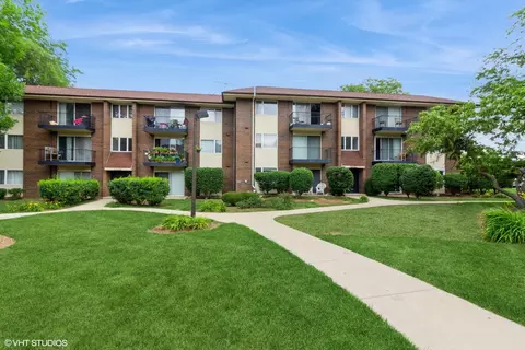 5 S066 Pebblewood Ln #B1, Naperville, IL 60563