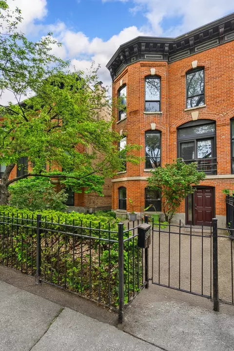 820 W Lill Ave, Chicago, IL 60614 photo 24