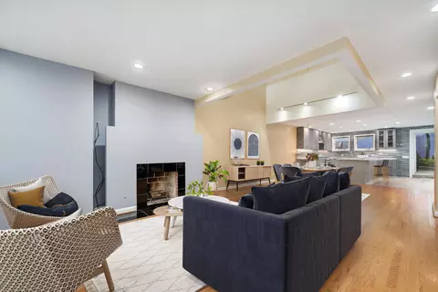 820 W Lill Ave, Chicago, IL 60614 photo 3