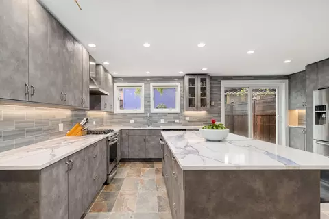 820 W Lill Ave, Chicago, IL 60614 photo 9
