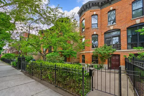 820 W Lill Ave, Chicago, IL 60614