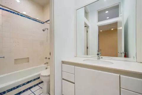 820 W Lill Ave, Chicago, IL 60614 photo 19