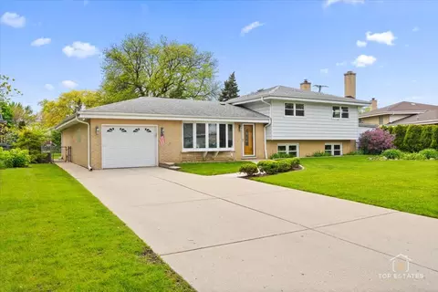 9258 Clancy Dr, Des Plaines, IL 60016 photo 2
