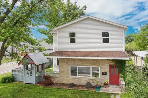 21 Berenz Pl, Bloomington, IL 61701