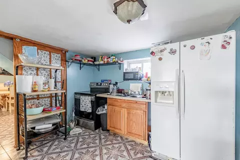 Kitchen - 5844 W Maple Ave, Berkeley, IL 60163 photo 4 of 4