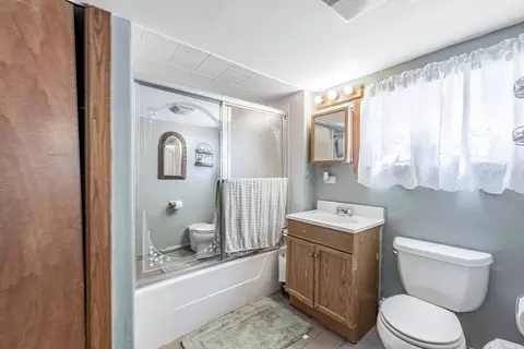 Bath - 5844 W Maple Ave, Berkeley, IL 60163 photo 4 of 4