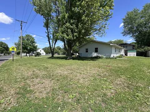Exterior - 600 E 7th St, Rock Falls, IL 61071 photo 4 of 5