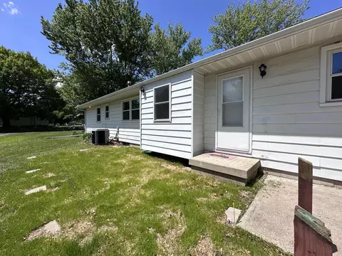 Exterior - 600 E 7th St, Rock Falls, IL 61071 photo 3 of 5