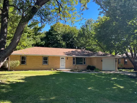 1808 Bellamy Dr, Champaign, IL 61821