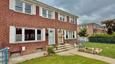 9344 Noel Ave #B, Des Plaines, IL 60016