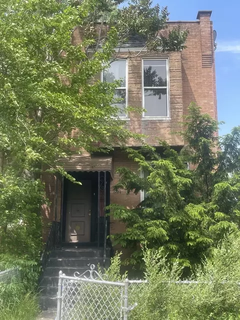 6824 S King St, Chicago, IL 60637