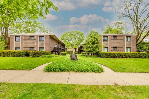 391 Park Ave #102, Highland Park, IL 60035