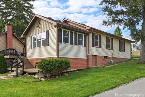24991 W Forest Dr, Lake Villa, IL 60046