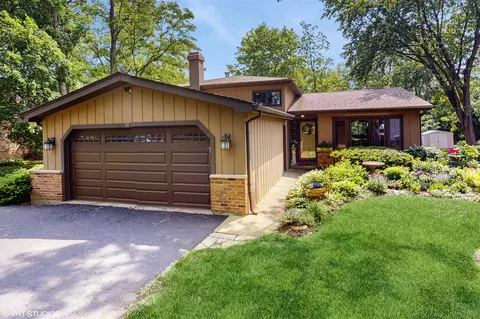 26 W029 Hazel Ln, Wheaton, IL 60187