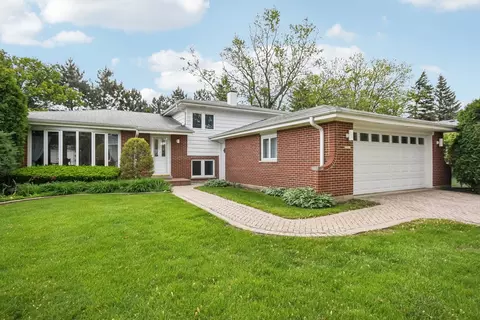 7913 Grant St, Darien, IL 60561