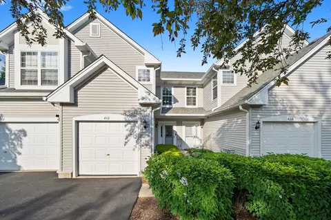 410 Cobblestone Ct, Oswego, IL 60543