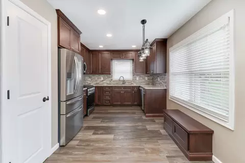 18 Yew Ct, Bloomington, IL 61701 photo 3