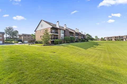 15715 Deerfield Ct #1S, Orland Park, IL 60462