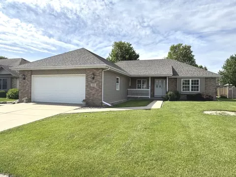 350 Centerpoint Dr N, Bourbonnais, IL 60914