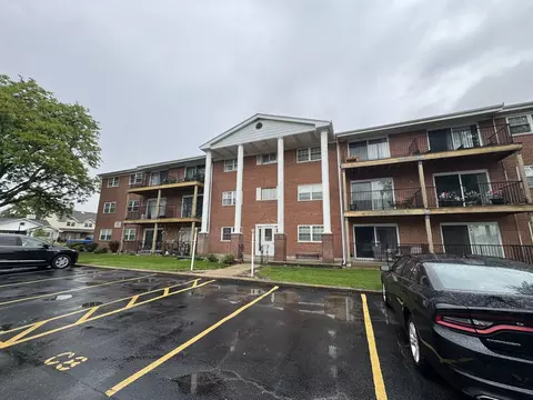 6115 W 94th St #C2, Oak Lawn, IL 60453