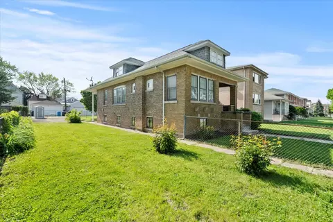 2718 N Nordica Ave, Chicago, IL 60707