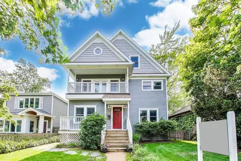 2430 Hastings Ave, Evanston, IL 60201