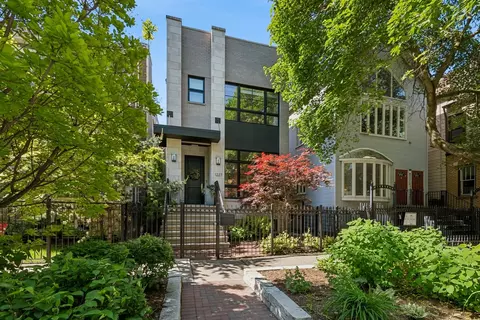 1227 W Wellington Ave, Chicago, IL 60657