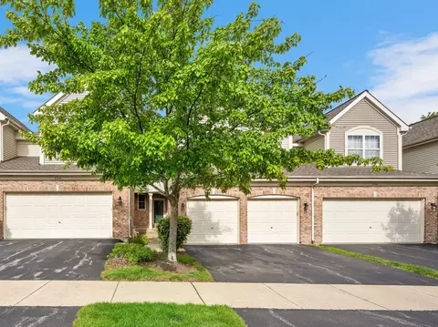 896 Mckenzie Station Dr, Lisle, IL 60532