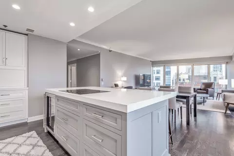 Kitchen - 57 E Delaware Pl #1605, Chicago, IL 60611 photo 4 of 4